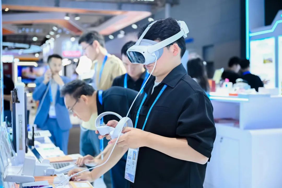 jiuyou.com软件亮相第三届数贸会 共绘“数智交融”新图景